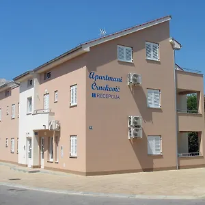 Crnekovic V , Baška Chorvatsko