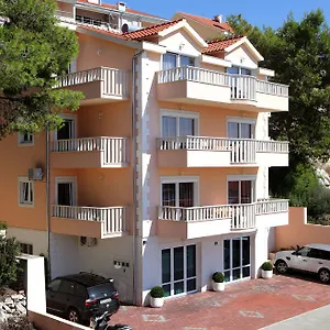 Queen , Trogir Chorvatsko