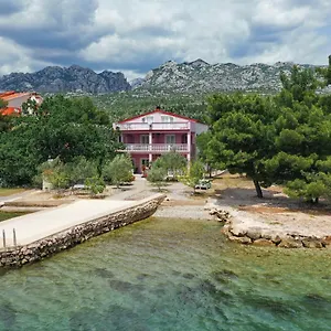 Rajna , Starigrad Paklenica Chorvatsko